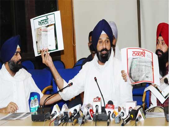 SAD asks CM to sack Randhawa and register a case against him for being party to cheating farmers through Rs 4,000 crore Seed scam
