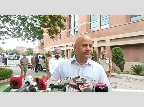 Sisodia after visiting Fortis: “CM Bhagwant Mann hospital mein hain, par unki atma Punjab Mein hai.”Watch Video 





