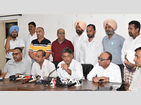 Ill-conceived economic policies of Centre makes crores of people unemployed: Manish Tewari 