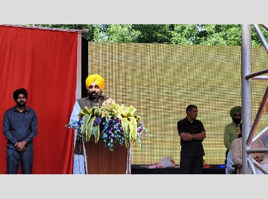 CM Bhagwant Mann makes big announcement for youth on occasion of Shaheed Bhagat Singh's birthday (Watch Video) 