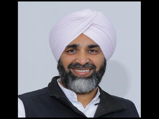 Manpreet Badal presents a Tax free deficit Budget of Rs 118237.90 crore for year 2017-18