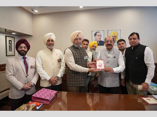 Minister Mohinder Bhagat pays tributes to martyrs on Armed Forces Flag Day