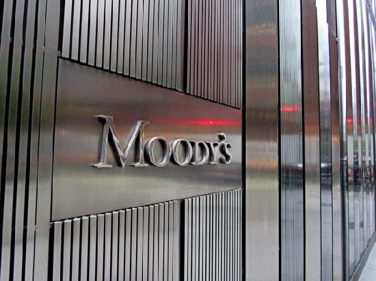 Moody's downgrades Russia's ratings to junk
