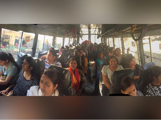  Srinagar : AP, Telangana students leaving NIT Srinagar campus, returning home