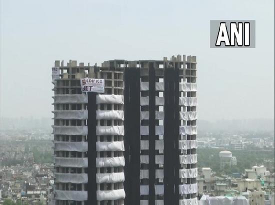 Residents of two housing societies near Noida's Supertech Twin Towers evacuated (Watch Video) 