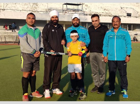 Hoshiarpur's Sukhchain declared the best player of Surjit Hockey Coaching Camp