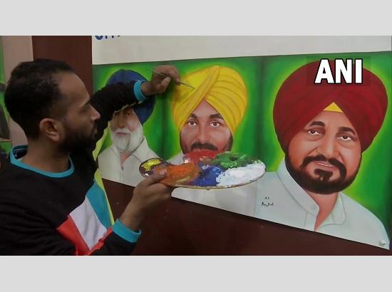 Amritsar painter paints to encourage voters in Punjab polls (View Pics) 