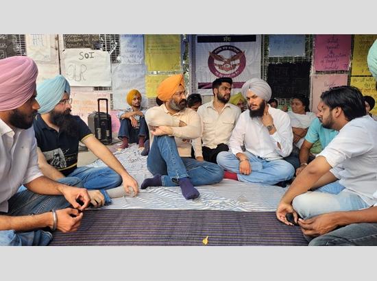 Parminder Dhindsa participates in 'Punjab University Bachao Morcha': 