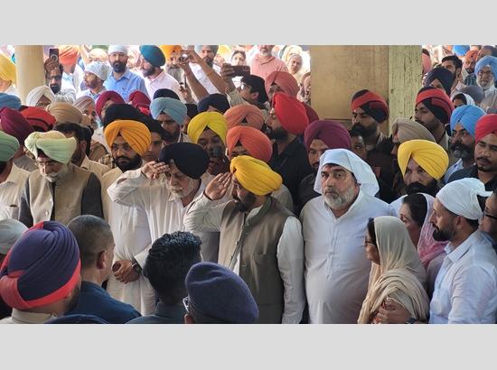 Dr.Surjit Patar cremated with full state honors; View Pictures + Watch Video 