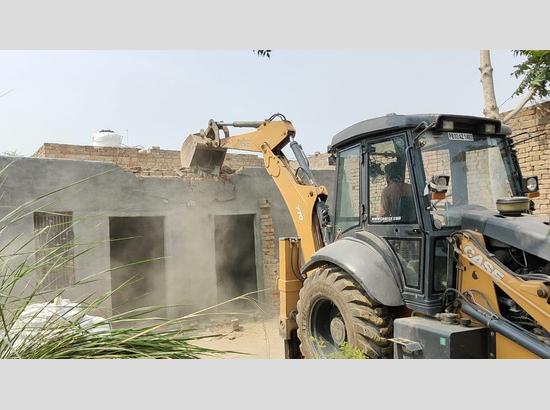 Illegal Structures Linked to Drug Smugglers Demolished in Gidderbaha

