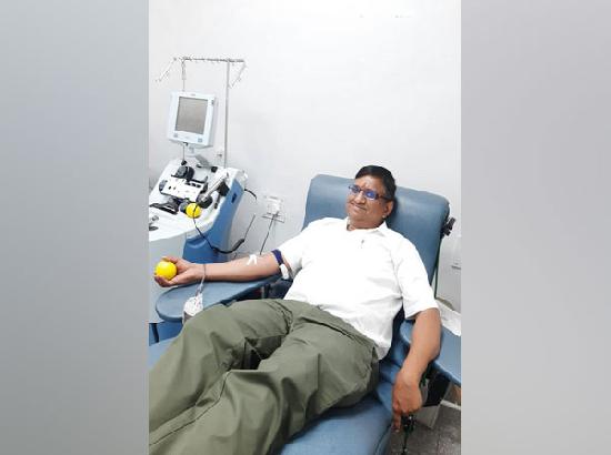 Differently-abled man from Mumbai donates blood for 25th time