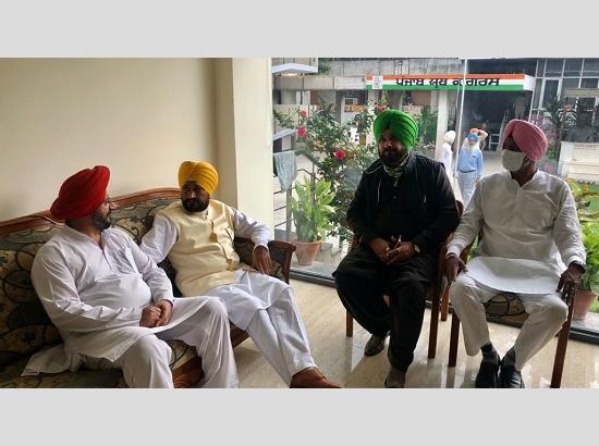 CM Charanjit Channi pays his first visit to Punjab Congress Bhavan