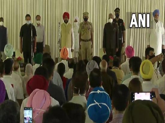 Watch Video: Cabinet swearing-in ceremony commences at Raj Bhavan, Punjab 

