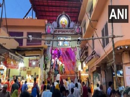 Devotees offer prayers on occasion of Ram Navami across country
