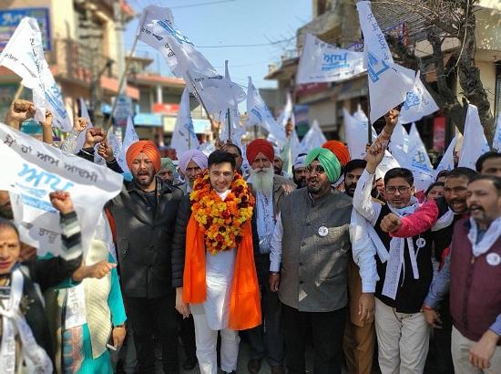 MC Elections in Pictures: Raghav Chadha holds road show in support of AAP candidates