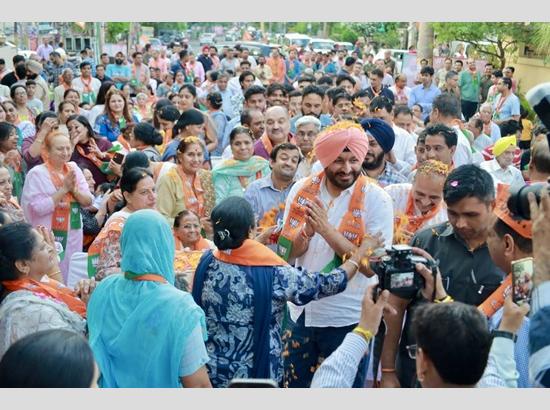 Double standards of Raja Warring exposed-rejoices in Anandpur Sahib, mourns Patar's demise