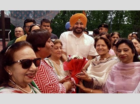 Forming BJP Govt at center is now just a formality, Modi wave sweeps the country: Ravneet 