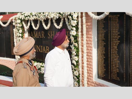 Punjab Deputy CM, DGP pays rich tributes to police martyrs