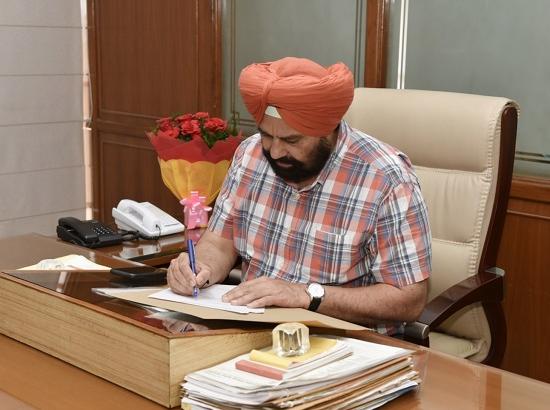 Sukhbinder Sarkaria assumes charge of Minister of Water Resources, Housing & Urban Development