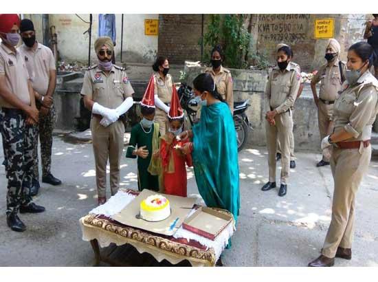 Fatehgarh Sahib Police celebrated Birthday of twin minor Girls of a widow
