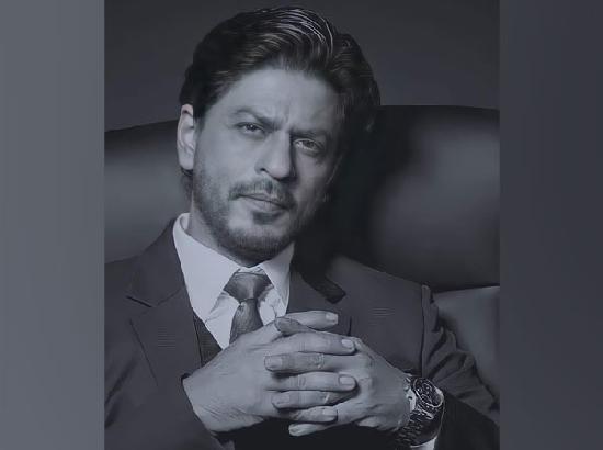 Shah Rukh Khan sends autographed picture, handwritten note to 'good soul' Egyptian fan