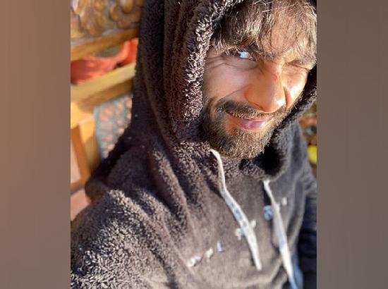 Shahid Kapoor channels weekend mood with sunkissed pictures