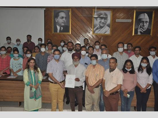 Jalandhar DC honours 88 Employees for excellent work in COVID-19 pandemic