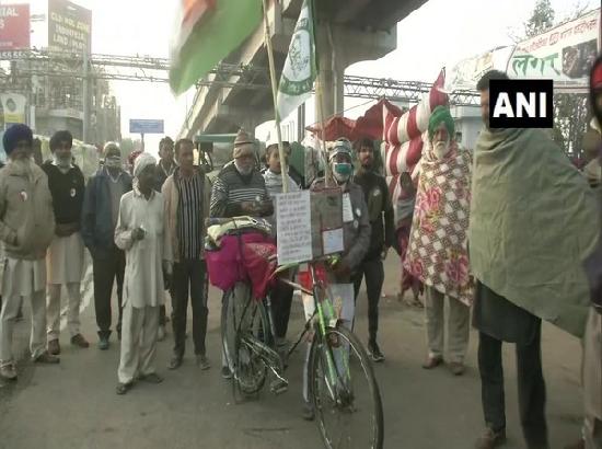 60-yr-old from Bihar's Siwan cycles 1,000 km to join farmers' protest in Delhi