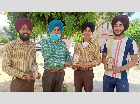 Sharandeep Singh declared winner of turban tying competition