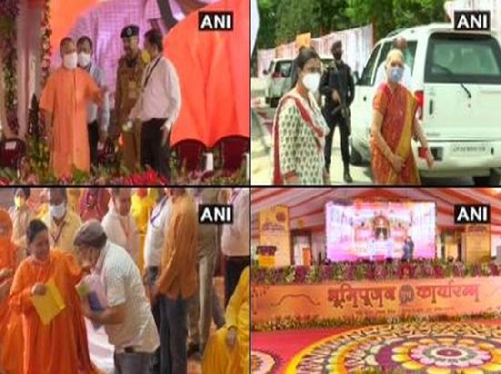 UP CM, Anandiben Patel, Uma Bharti arrive at Ram Janambhoomi site in Ayodhya