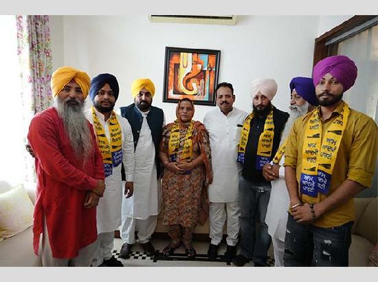 Surjit Kaur rejoins Akali Dal; Watch Video 