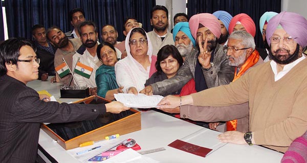 Congress presents united face as Vijay Sathi files nomination papers for Moga byelection
