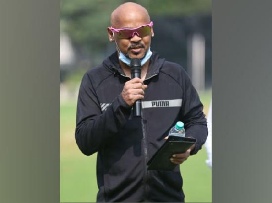 Former cricketer Vinod Kambli booked for assaulting wife