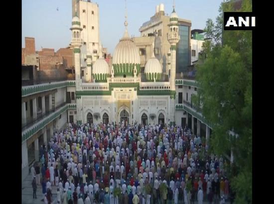 People flout COVID-19 norms in Amritsar while celebrating Eid-ul-Fitr