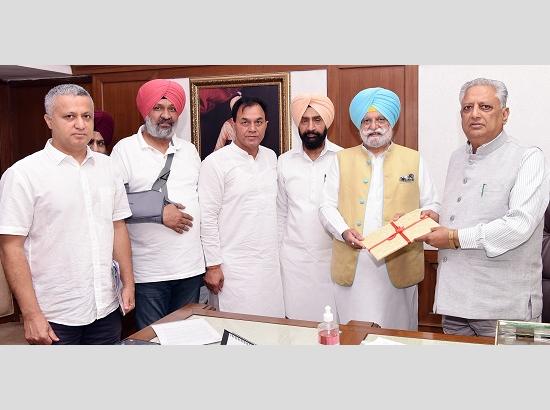Special committee of Punjab Vidhan Sabha on replenishing groundwater level submits report to Speaker  (Watch Video)