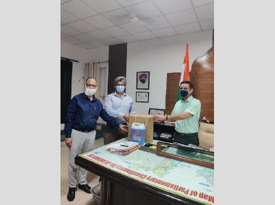 GNA Axles donates oxygen concentrators to Jalandhar administration