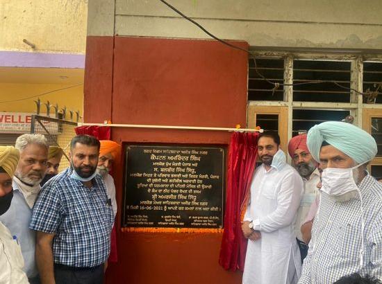 Mohali Mayor Jeeti Sidhu lays foundation stone for construction of 1st floor of Dharamshala in Mataur