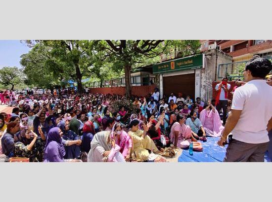 Two days on, Protest of Punjab contractual teachers continues