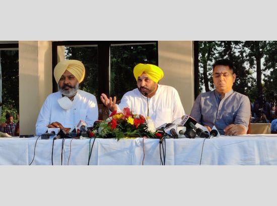AAP roars in all-party meeting, says Centre should not divide Punjab apart