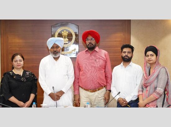 Cabinet Sub-Committee Holds Extensive Discussions with Employee Unions, Assures Swift Resolution of Legitimate Issues
