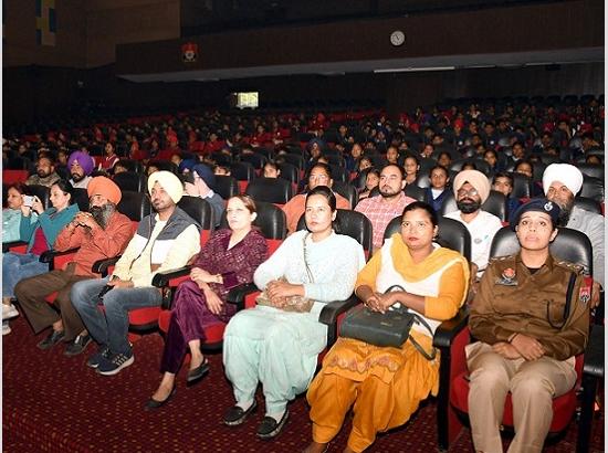 450 kids got to visit the Police Academy in Phillaur as part of the Student Police Cadet program