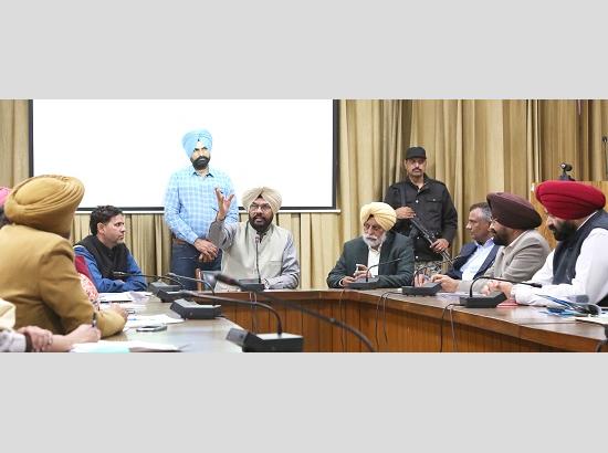 Minister Dhaliwal visits PAU to oversee preparation for maiden Sarkar-Kisan Milni, calls for making farming lucrative