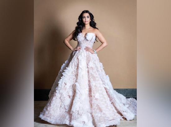 Get Ready For Your Big Day With These Amazingly Beautiful White Gowns  Coming From Aishwarya Rai