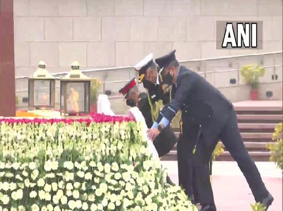 Armed Forces chiefs pay tribute at Nat