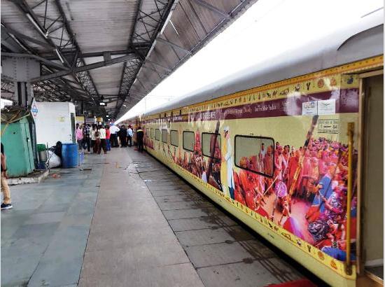Bharat Gaurav Deluxe A.C. Tourist “Bharat- Nepal Astha Yatra Train” commences journey from Jalandhar City