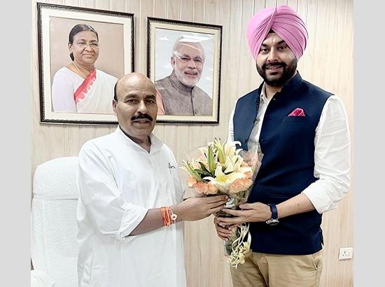 Sukhwinder Bindra Invites Minister Dr. Virendra Kumar for Nasha Mukt Bharat Abhiyaan Program in Amritsar 