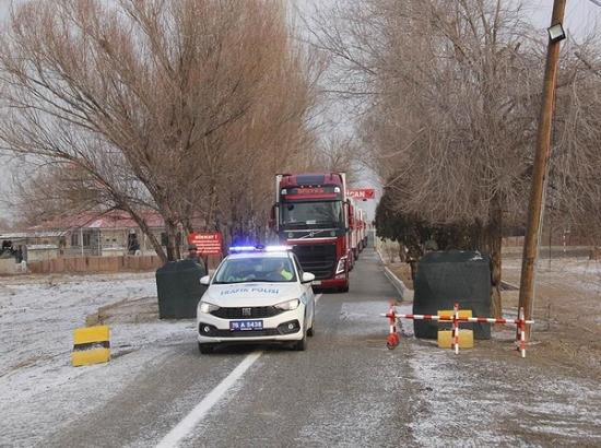 Armenia-Turkey reopen border gate for 1st time in 3 decades for quake aid