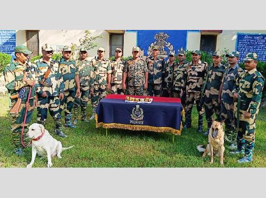 BSF foils multiple smuggling attempts; seizes 7 heroin packets weighing over 4 kg, nabs 5 smugglers in 3 border districts