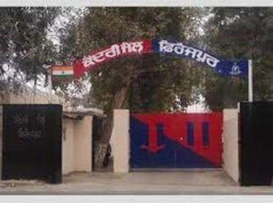 Alert staff at Ferozepur Jail seize mobiles, banned Items from 13 inmates