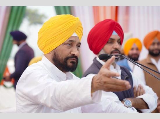 Channi responded to Bhagwant Mann, says ready to answer any query, available 24 hours on phone
